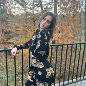 Meet your Posher, Danielle